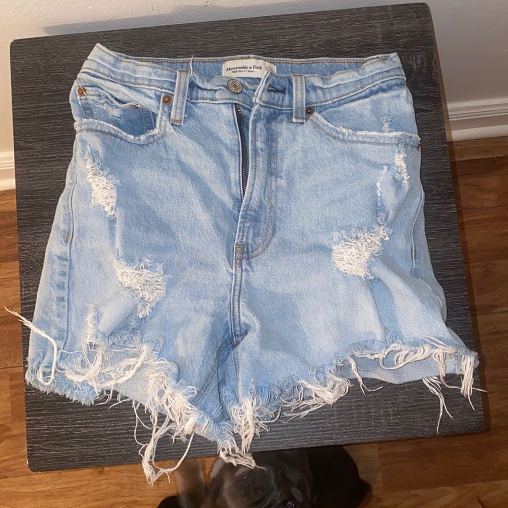Abercrombie Curve Love Size 25 high rise 4inch Short